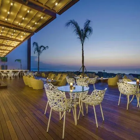 Отель Concorde Luxury Resort & Casino & Convention & Spa