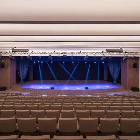 Отель Concorde Luxury Resort & Casino & Convention & Spa
