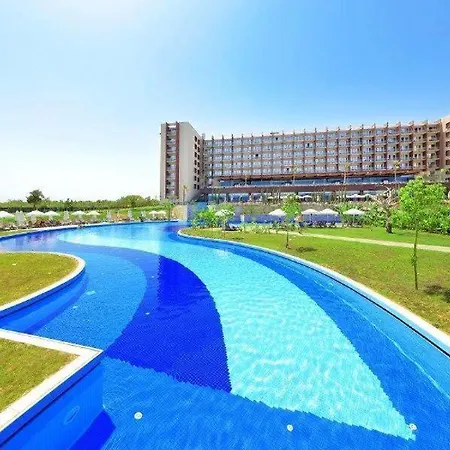 Отель Concorde Luxury Resort & Casino & Convention & Spa 5*