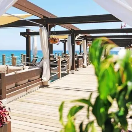 Отель Concorde Luxury Resort & Casino & Convention & Spa 5*